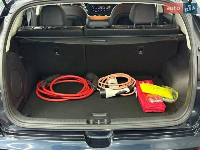 Синій Кіа Niro, об'ємом двигуна 0 л та пробігом 90 тис. км за 19989 $, фото 36 на Automoto.ua