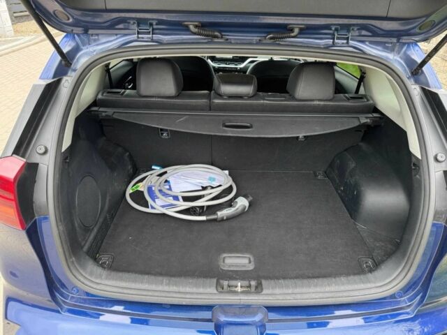 Синій Кіа Niro, об'ємом двигуна 0 л та пробігом 56 тис. км за 16000 $, фото 15 на Automoto.ua