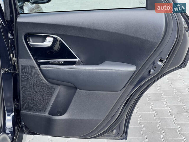 Синий Киа Niro, объемом двигателя 0 л и пробегом 126 тыс. км за 18548 $, фото 32 на Automoto.ua