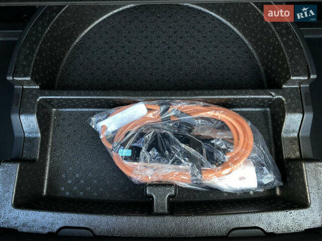 Синій Кіа Niro, об'ємом двигуна 0 л та пробігом 76 тис. км за 22900 $, фото 105 на Automoto.ua