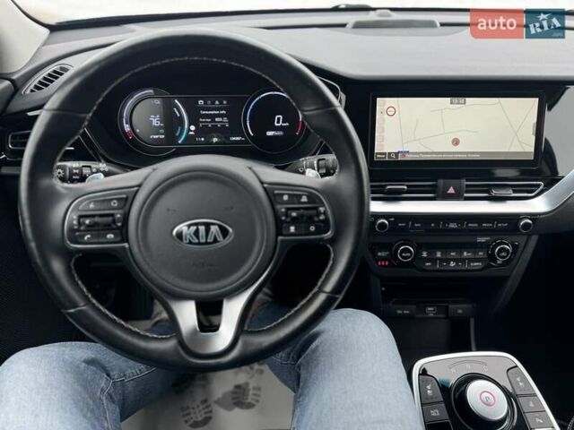 Синій Кіа Niro, об'ємом двигуна 0 л та пробігом 134 тис. км за 19300 $, фото 15 на Automoto.ua