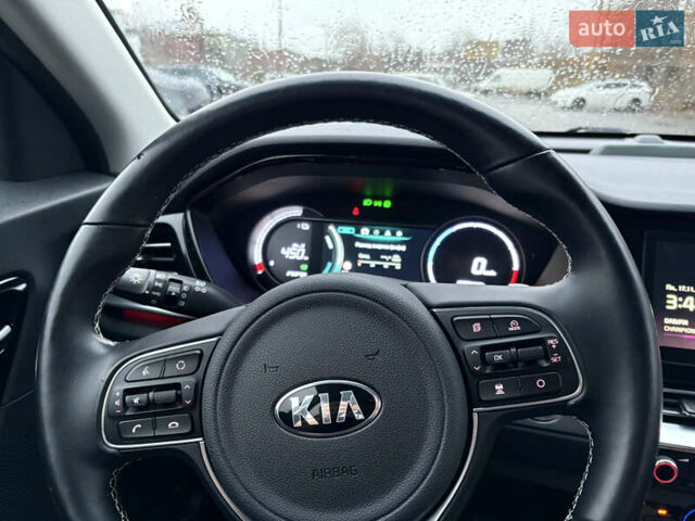 Синий Киа Niro, объемом двигателя 0 л и пробегом 125 тыс. км за 19600 $, фото 45 на Automoto.ua