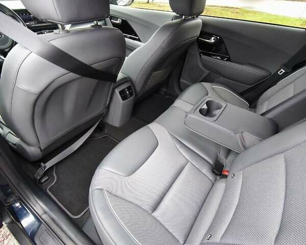 Синій Кіа Niro, об'ємом двигуна 0 л та пробігом 150 тис. км за 18000 $, фото 35 на Automoto.ua