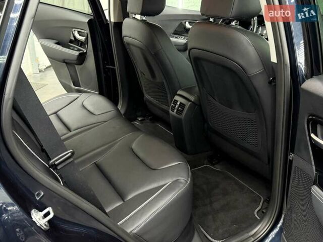 Синій Кіа Niro, об'ємом двигуна 0 л та пробігом 130 тис. км за 19071 $, фото 31 на Automoto.ua