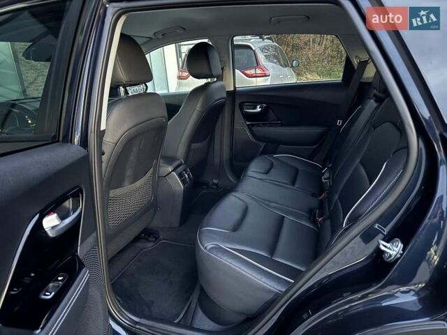 Синий Киа Niro, объемом двигателя 0 л и пробегом 90 тыс. км за 19999 $, фото 63 на Automoto.ua