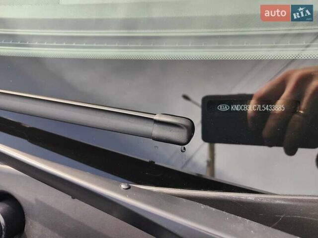 Кіа Niro 2020 у Рівному на Automoto.ua Синій Кіа Niro, об'ємом двигуна 1.58 л та пробігом 22 тис. км за 22000 $, фото 28 на Automoto.ua