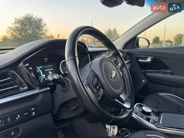 Синий Киа Niro, объемом двигателя 0 л и пробегом 123 тыс. км за 18900 $, фото 23 на Automoto.ua