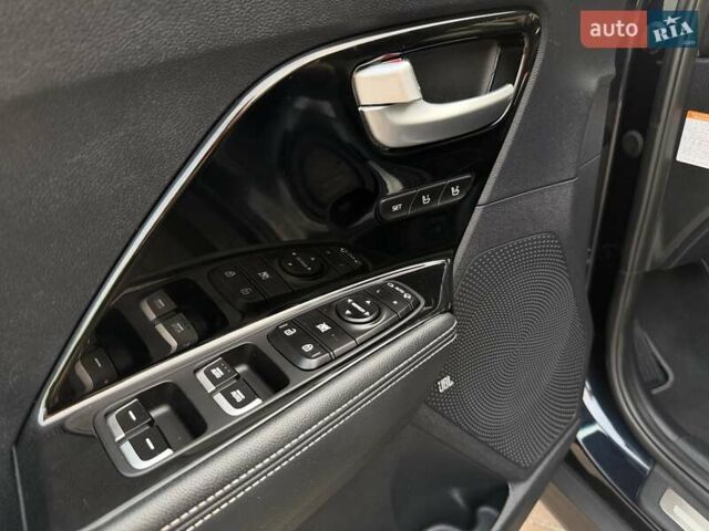 Синий Киа Niro, объемом двигателя 0 л и пробегом 129 тыс. км за 18800 $, фото 31 на Automoto.ua