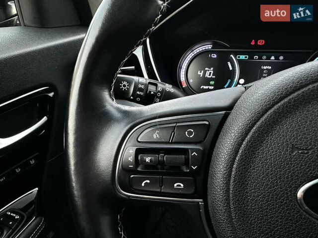Синій Кіа Niro, об'ємом двигуна 0 л та пробігом 130 тис. км за 18990 $, фото 55 на Automoto.ua