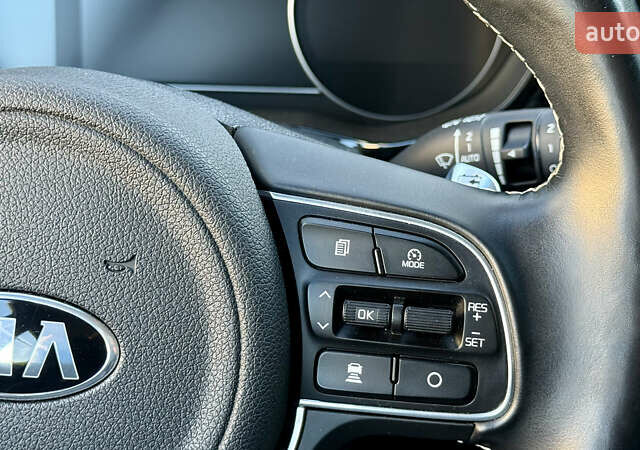 Синій Кіа Niro, об'ємом двигуна 0 л та пробігом 71 тис. км за 19700 $, фото 17 на Automoto.ua
