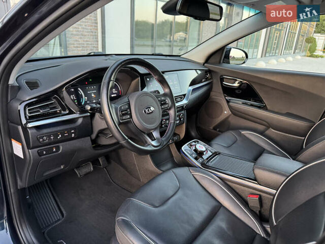 Синий Киа Niro, объемом двигателя 0 л и пробегом 130 тыс. км за 18900 $, фото 80 на Automoto.ua