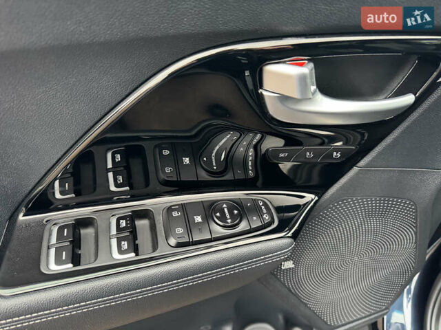Синий Киа Niro, объемом двигателя 0 л и пробегом 125 тыс. км за 18500 $, фото 9 на Automoto.ua