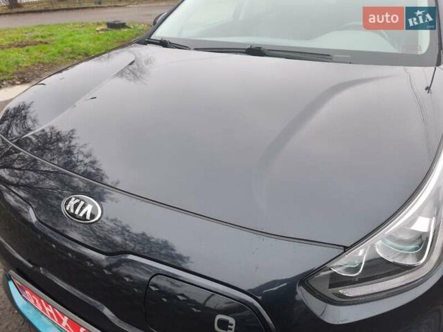 Синій Кіа Niro, об'ємом двигуна 0 л та пробігом 150 тис. км за 18000 $, фото 18 на Automoto.ua