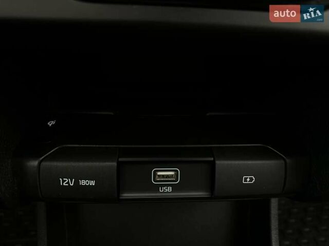 Синій Кіа Niro, об'ємом двигуна 0 л та пробігом 32 тис. км за 23900 $, фото 8 на Automoto.ua