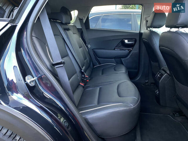 Синій Кіа Niro, об'ємом двигуна 0 л та пробігом 76 тис. км за 22900 $, фото 107 на Automoto.ua
