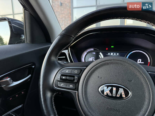 Синий Киа Niro, объемом двигателя 0 л и пробегом 130 тыс. км за 18900 $, фото 90 на Automoto.ua