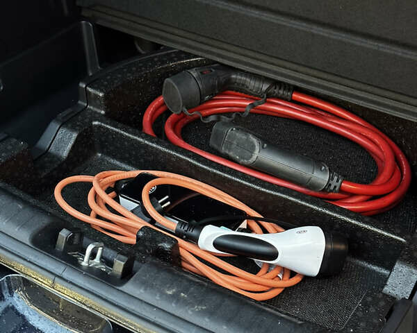 Синій Кіа Niro, об'ємом двигуна 0 л та пробігом 100 тис. км за 19900 $, фото 26 на Automoto.ua