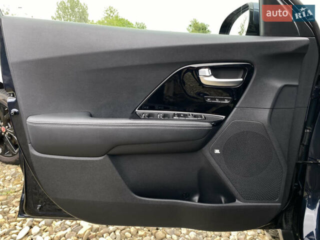 Синий Киа Niro, объемом двигателя 0 л и пробегом 119 тыс. км за 20800 $, фото 30 на Automoto.ua