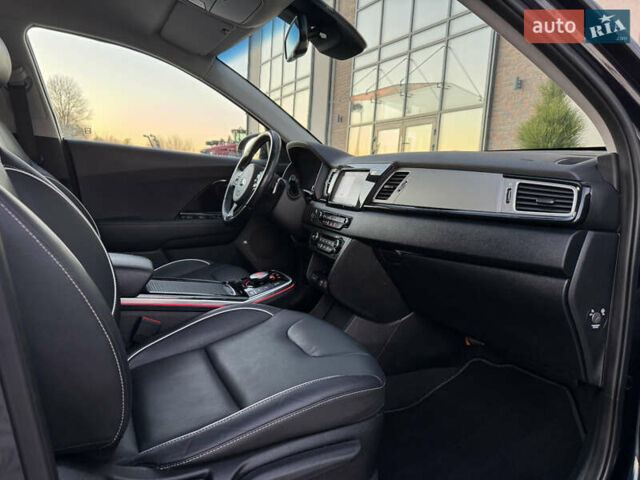 Синий Киа Niro, объемом двигателя 0 л и пробегом 142 тыс. км за 17500 $, фото 4 на Automoto.ua