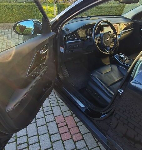 Синій Кіа Niro, об'ємом двигуна 0 л та пробігом 148 тис. км за 19346 $, фото 8 на Automoto.ua