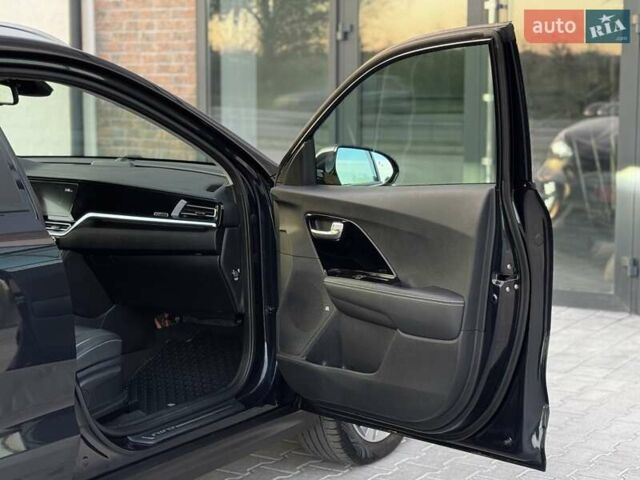 Синий Киа Niro, объемом двигателя 0 л и пробегом 90 тыс. км за 20800 $, фото 56 на Automoto.ua
