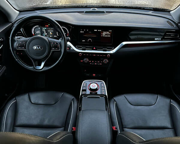 Синій Кіа Niro, об'ємом двигуна 0 л та пробігом 100 тис. км за 19900 $, фото 10 на Automoto.ua