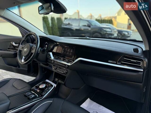 Синий Киа Niro, объемом двигателя 0 л и пробегом 78 тыс. км за 20950 $, фото 88 на Automoto.ua