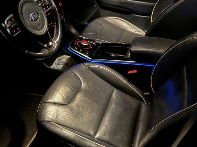 Синий Киа Niro, объемом двигателя 0 л и пробегом 105 тыс. км за 18999 $, фото 3 на Automoto.ua