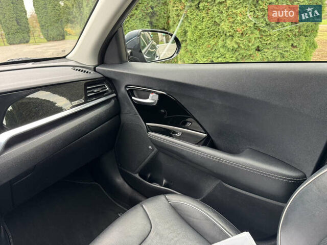 Синий Киа Niro, объемом двигателя 0 л и пробегом 156 тыс. км за 18800 $, фото 38 на Automoto.ua