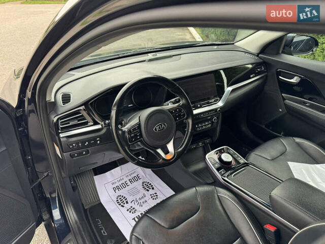 Киа Niro 2020 в Дубно на Automoto.ua Синий Киа Niro, объемом двигателя 0 л и пробегом 156 тыс. км за 19200 $, фото 38 на Automoto.ua