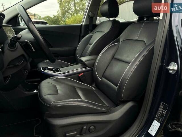 Синий Киа Niro, объемом двигателя 0 л и пробегом 117 тыс. км за 19900 $, фото 1 на Automoto.ua