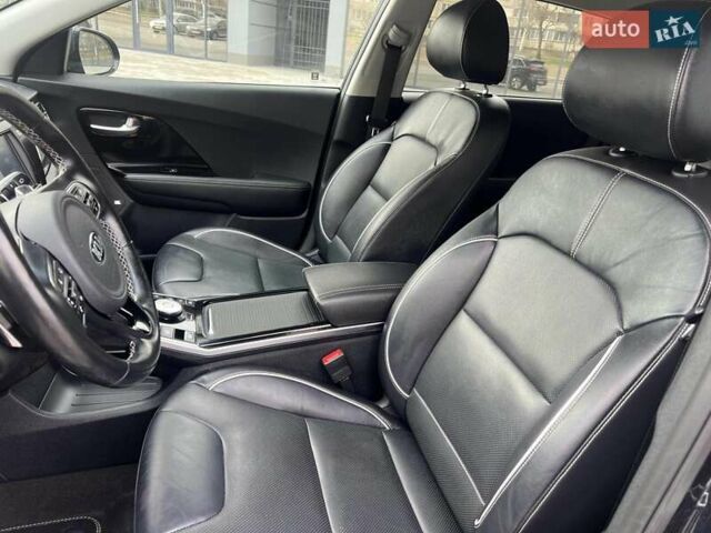 Синий Киа Niro, объемом двигателя 0 л и пробегом 89 тыс. км за 17500 $, фото 50 на Automoto.ua
