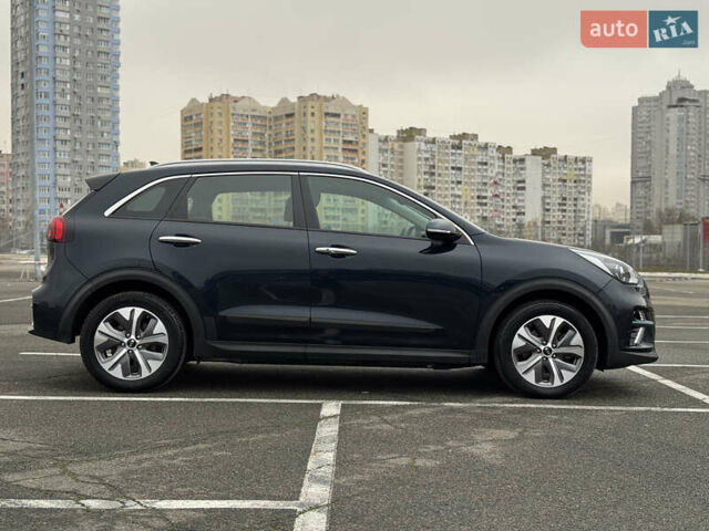 Синій Кіа Niro, об'ємом двигуна 0 л та пробігом 133 тис. км за 18900 $, фото 18 на Automoto.ua