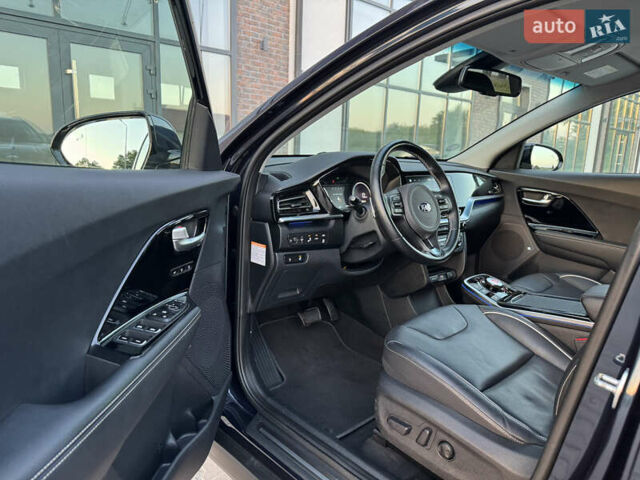 Синий Киа Niro, объемом двигателя 0 л и пробегом 130 тыс. км за 18900 $, фото 82 на Automoto.ua