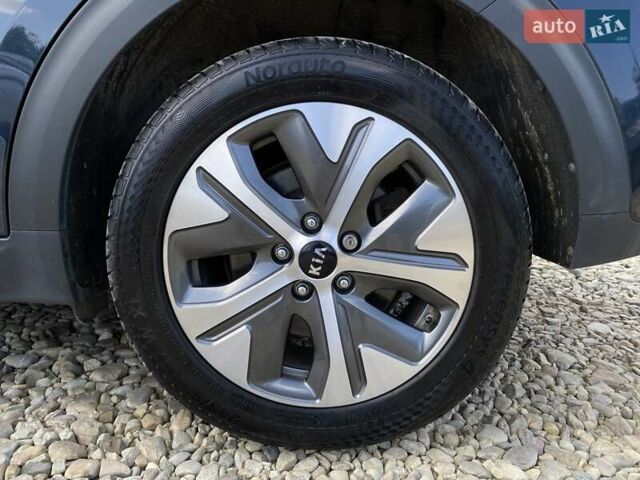 Киа Niro 2020 в Львове на Automoto.ua Синий Киа Niro, объемом двигателя 0 л и пробегом 75 тыс. км за 22900 $, фото 25 на Automoto.ua