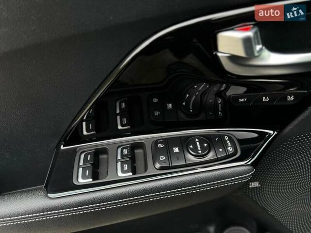 Синій Кіа Niro, об'ємом двигуна 0 л та пробігом 156 тис. км за 19300 $, фото 11 на Automoto.ua