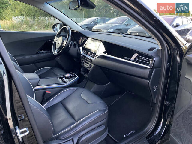 Синій Кіа Niro, об'ємом двигуна 0 л та пробігом 106 тис. км за 21900 $, фото 101 на Automoto.ua