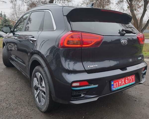 Синій Кіа Niro, об'ємом двигуна 0 л та пробігом 150 тис. км за 18000 $, фото 7 на Automoto.ua