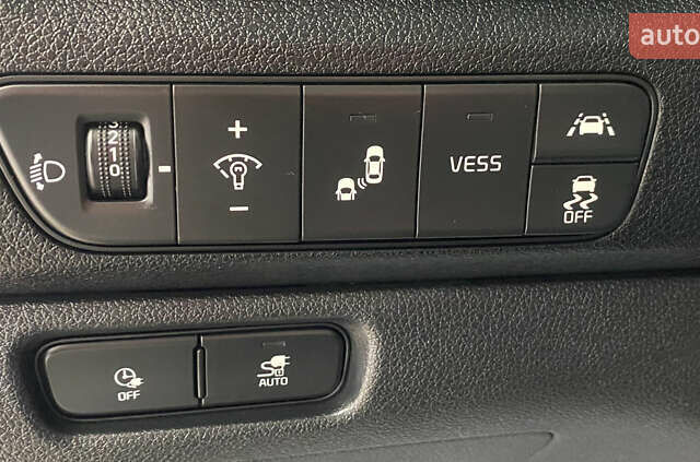 Синій Кіа Niro, об'ємом двигуна 0 л та пробігом 101 тис. км за 20950 $, фото 17 на Automoto.ua