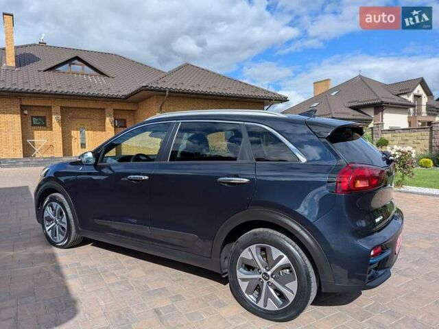 Киа Niro 2020 в Луцке на Automoto.ua Синий Киа Niro, объемом двигателя 0 л и пробегом 157 тыс. км за 19700 $, фото 9 на Automoto.ua