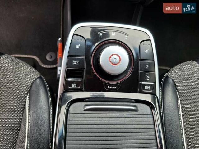 Синий Киа Niro, объемом двигателя 0 л и пробегом 146 тыс. км за 18500 $, фото 17 на Automoto.ua