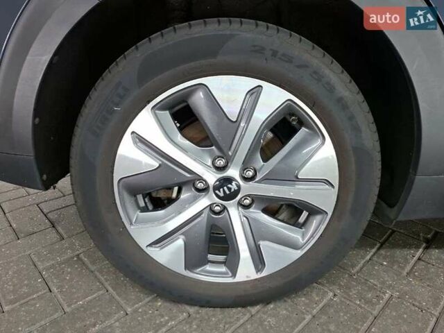 Синій Кіа Niro, об'ємом двигуна 0 л та пробігом 170 тис. км за 18300 $, фото 39 на Automoto.ua