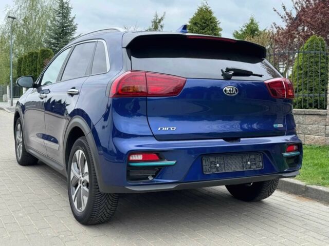 Синій Кіа Niro, об'ємом двигуна 0 л та пробігом 56 тис. км за 16000 $, фото 6 на Automoto.ua