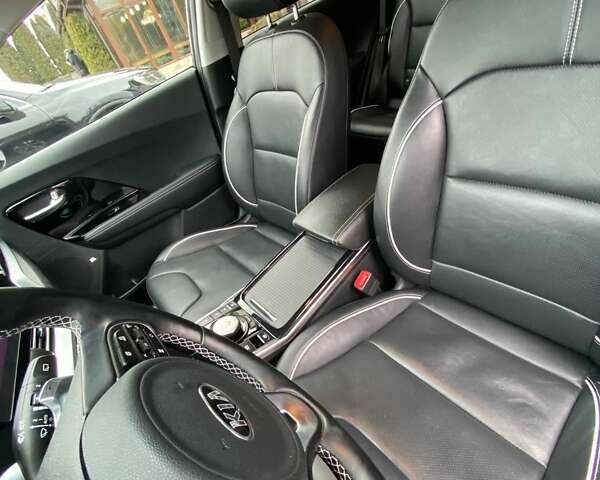 Синий Киа Niro, объемом двигателя 0 л и пробегом 126 тыс. км за 19200 $, фото 56 на Automoto.ua
