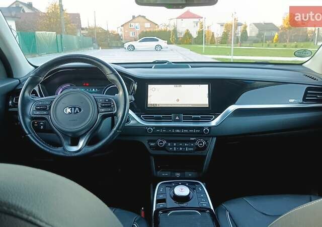 Киа Niro 2020 в Львове на Automoto.ua Синий Киа Niro, объемом двигателя 0 л и пробегом 149 тыс. км за 19900 $, фото 32 на Automoto.ua