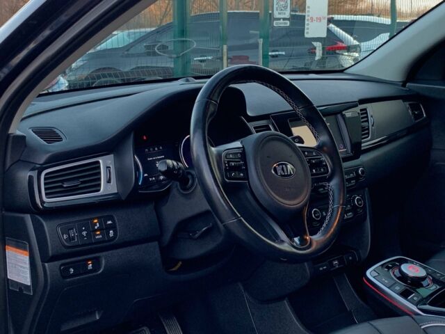 Синій Кіа Niro, об'ємом двигуна 0 л та пробігом 119 тис. км за 18455 $, фото 11 на Automoto.ua