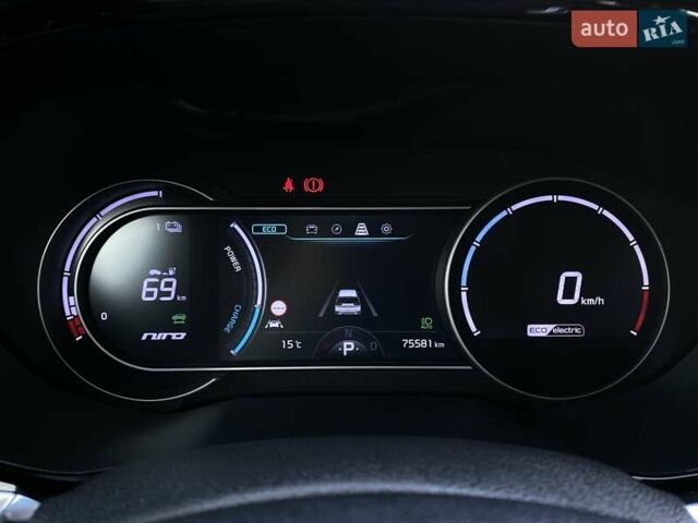 Синій Кіа Niro, об'ємом двигуна 0 л та пробігом 75 тис. км за 23900 $, фото 40 на Automoto.ua