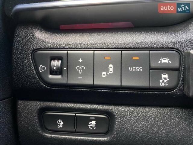 Синій Кіа Niro, об'ємом двигуна 0 л та пробігом 97 тис. км за 21950 $, фото 5 на Automoto.ua