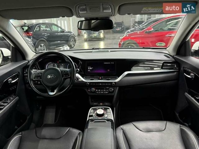 Синій Кіа Niro, об'ємом двигуна 0 л та пробігом 90 тис. км за 19989 $, фото 20 на Automoto.ua