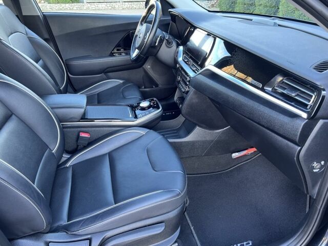 Синий Киа Niro, объемом двигателя 0 л и пробегом 112 тыс. км за 485 $, фото 20 на Automoto.ua